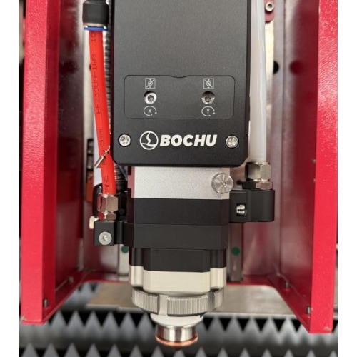 Lézeres fémvágó FIBER 3000W 130x250cm + tartozékok